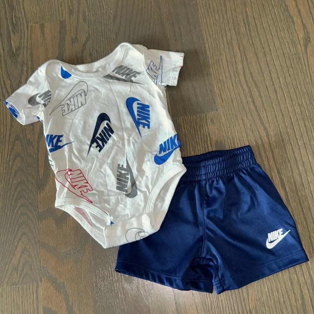 Nike Do It Short Sleeve Bodysuit & Shorts 2 Piece Set | 9M - Picture 2 of 8